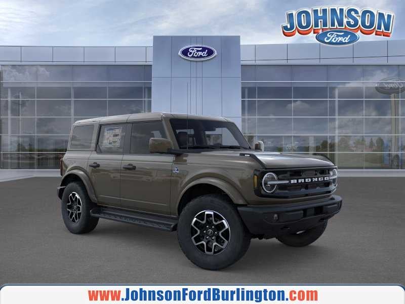 2026 Ford Bronco Outer Banks in Marsh Gray — front three-quarter view