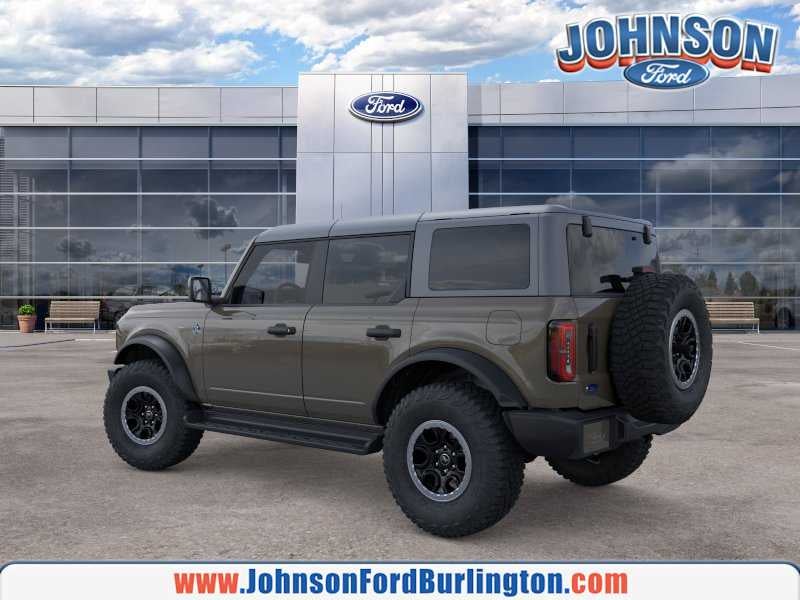 2026 Ford Bronco Outer Banks in Marsh Gray — front three-quarter view